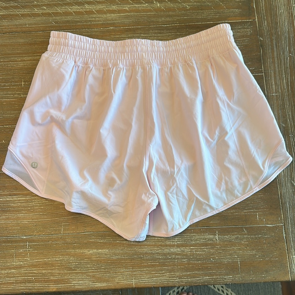 Lululemon x Peloton Hotty Hot High Rise Short 4” - Picture 4 of 5